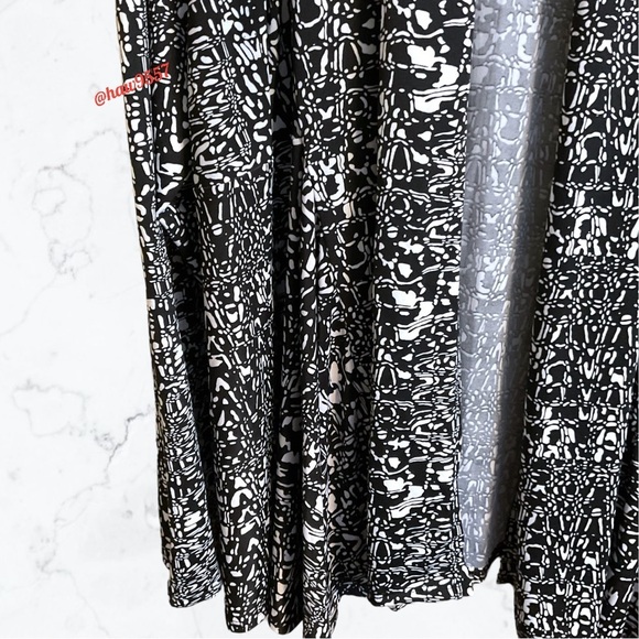 Isabella Rodriquez Pleated Swing Cardigan Woman's Plus 2X Black White Comfort - Picture 6 of 8